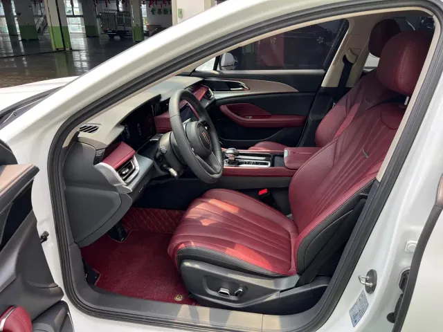 Hongqi H5 — Фото автомобиля 4