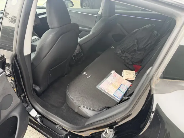 Tesla Model 3 — Фото автомобиля 11