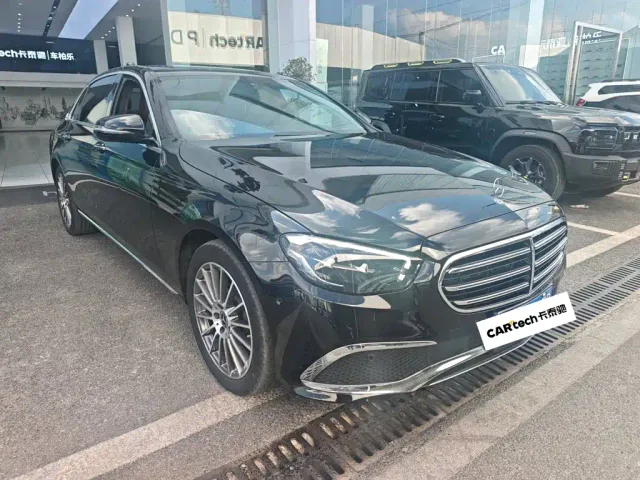 Mercedes-Benz E-Class — Фото автомобиля 3