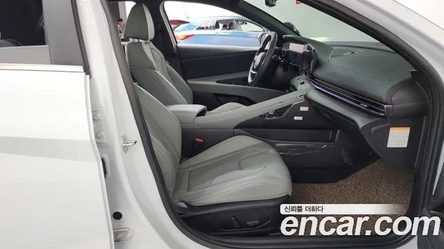 Hyundai Avante CN7 — Фото автомобиля 16