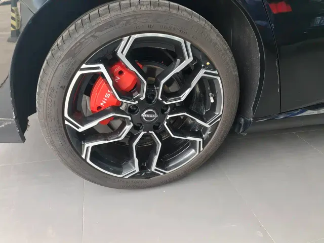 Nissan N7 — Фото автомобиля 8