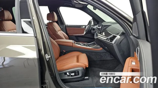 BMW X7 — Фото автомобиля 10