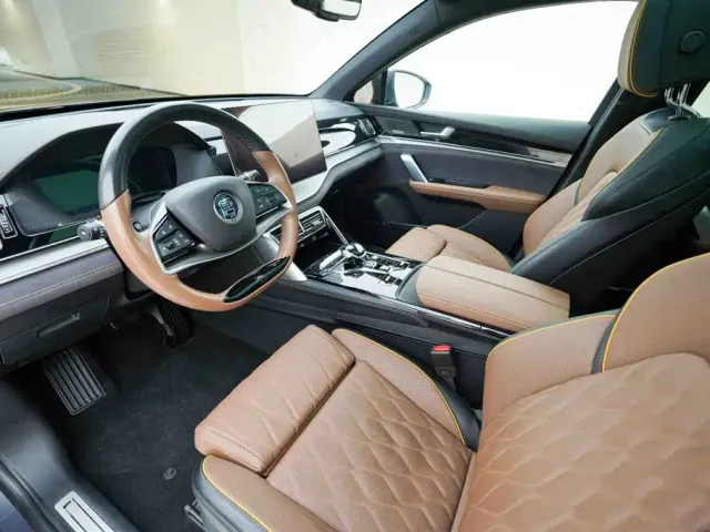 BYD Tang — Фото автомобиля 10