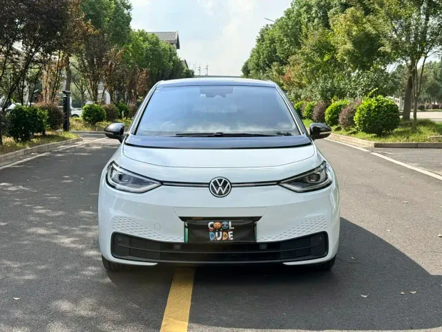Volkswagen ID.3 — Фото автомобиля 2