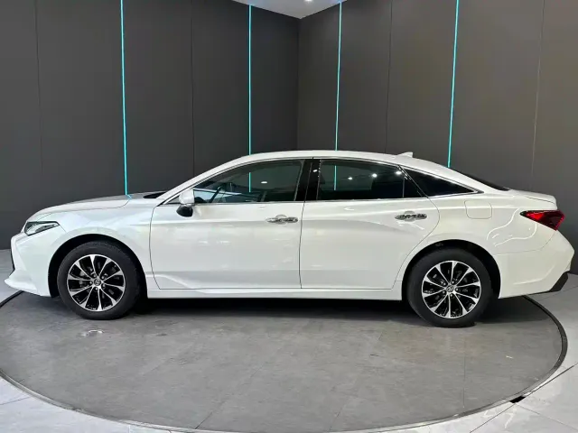 Toyota Avalon — Фото автомобиля 4