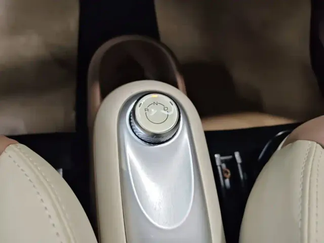 Wuling Hongguang Mini EV — Фото автомобиля 13