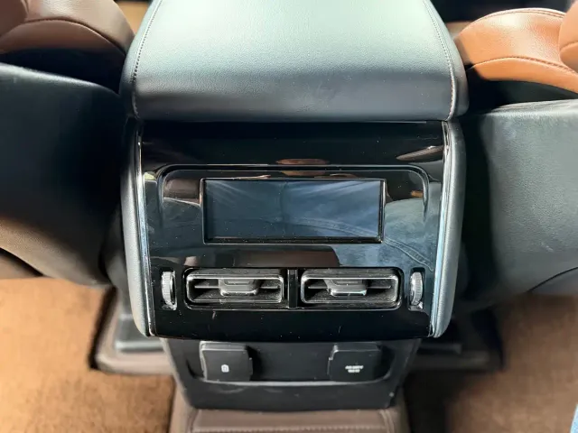 Lincoln Aviator — Фото автомобиля 14