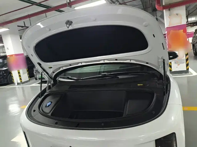 Li Auto i6 — Фото автомобиля 19