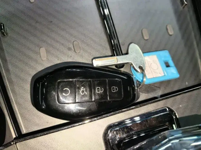 Denza Z9GT — Фото автомобиля 8