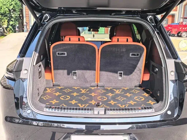 Li Auto Li L8 2024 Pro — Фото автомобиля 14