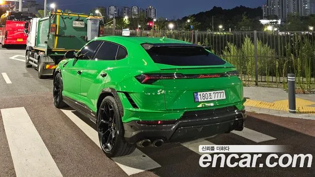 Lamborghini Urus — Фото автомобиля 2