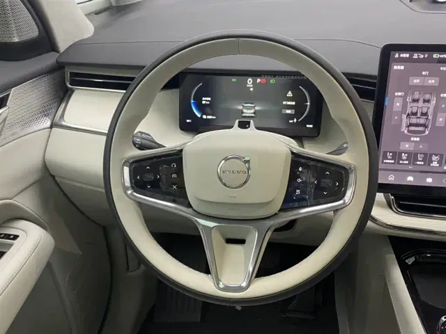 Volvo EM90 — Фото автомобиля 2