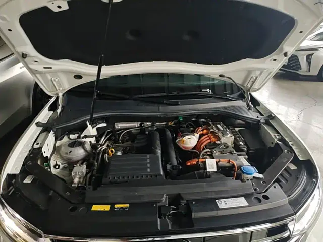Volkswagen Tiguan L PHEV — Фото автомобиля 19