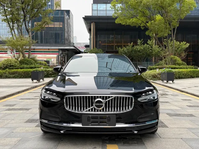 Volvo S90 — Фото автомобиля 2