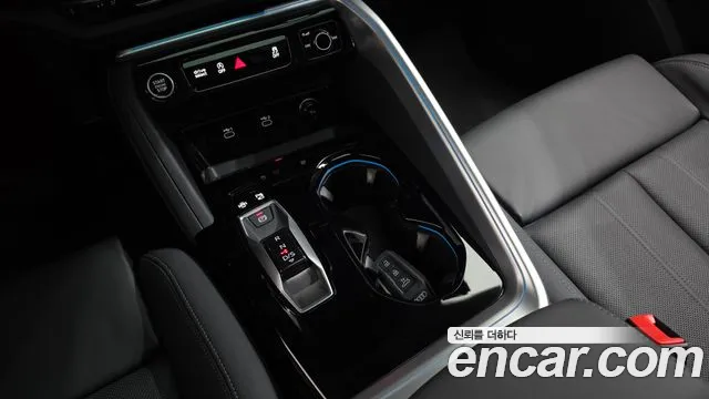 Audi Q5 40 TFSI quattro S Line — Фото автомобиля 8