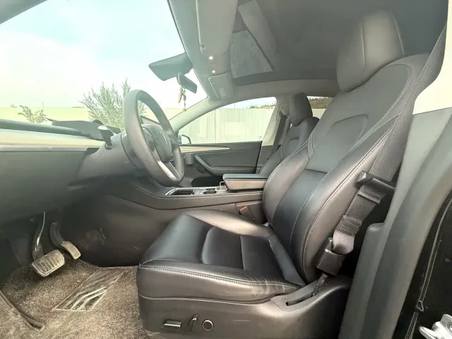 Tesla Model Y — Фото автомобиля 4