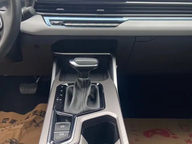 Geely Emgrand — Фото автомобиля 16