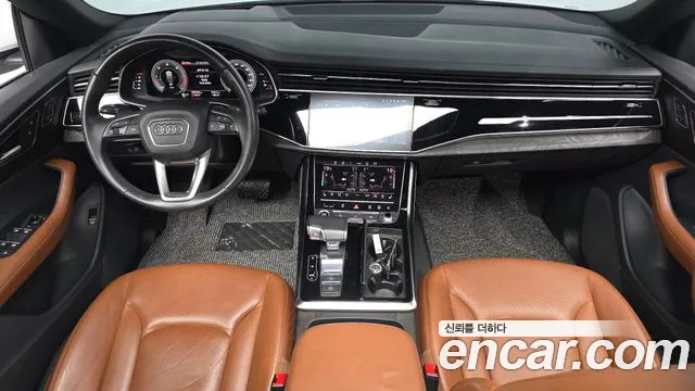 Audi Q8 — Фото автомобиля 9