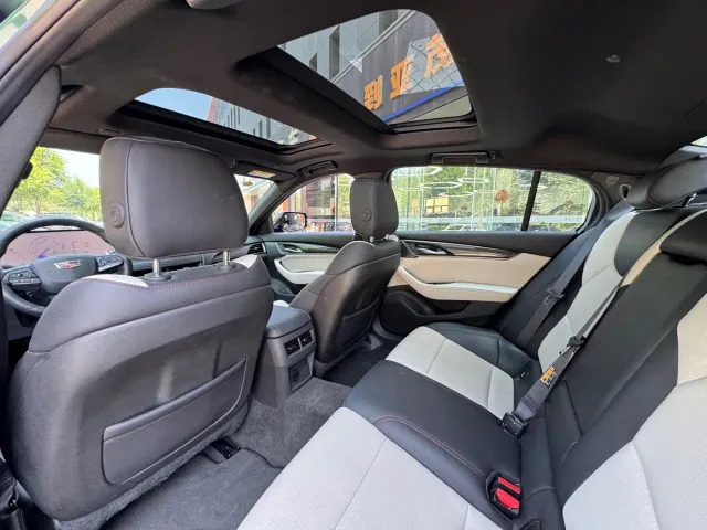 Cadillac CT5 — Фото автомобиля 12