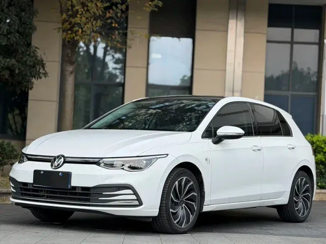Фотография автомобиля — Volkswagen Golf