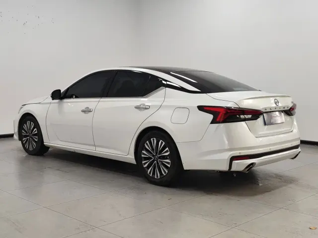 Nissan Teana — Фото автомобиля 6