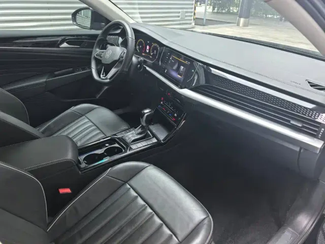 Volkswagen Passat — Фото автомобиля 8