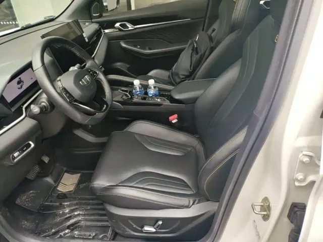 Geely Binyue — Фото автомобиля 14