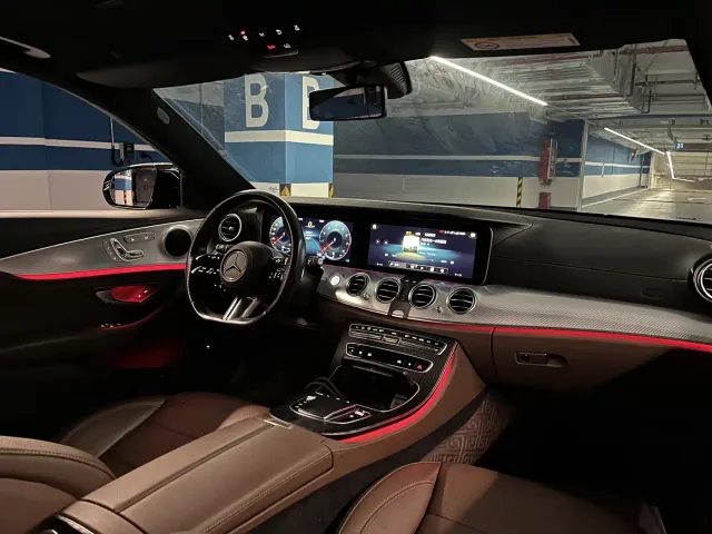 Mercedes-Benz E-Class — Фото автомобиля 14