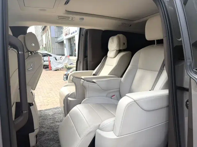Li Auto MEGA — Фото автомобиля 3