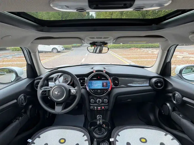 MINI Hatch — Фото автомобиля 7