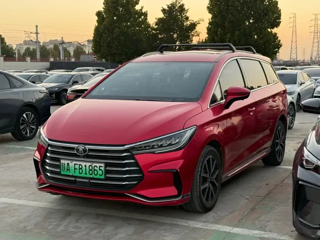 Фотография автомобиля — BYD Song MAX