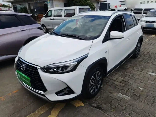 Фотография автомобиля — Toyota YARiS L Zhi Xuan