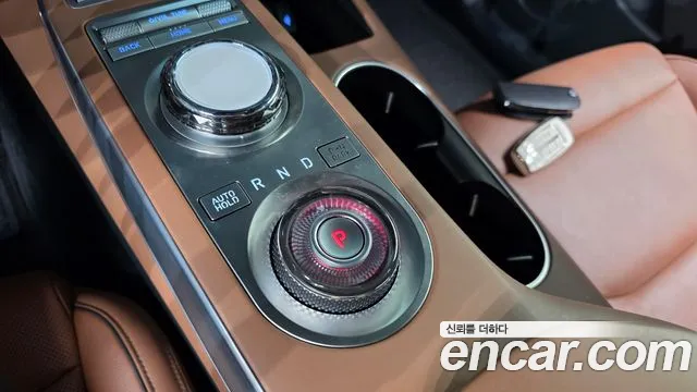 Genesis GV70 — Фото автомобиля 12