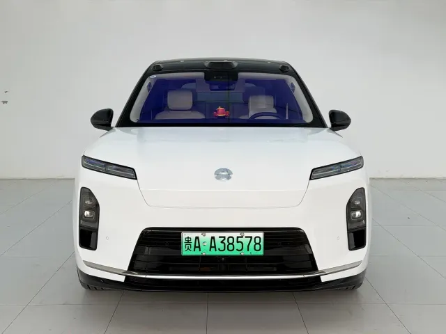 Nio ES8 — Фото автомобиля 2