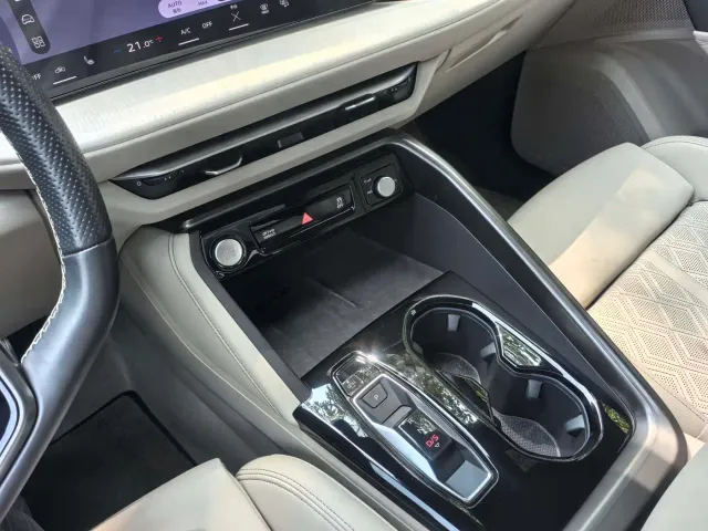Audi Q5L — Фото автомобиля 11