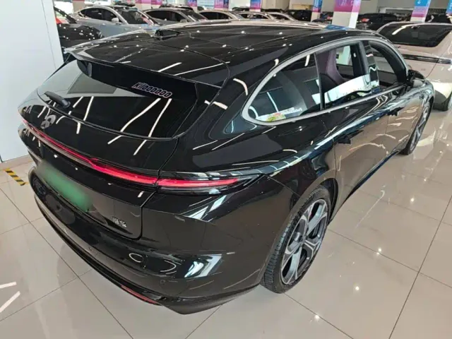 Nio ET5 Touring — Фото автомобиля 6
