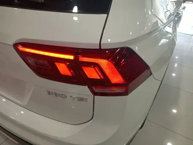 Volkswagen Tiguan L — Фото автомобиля 7