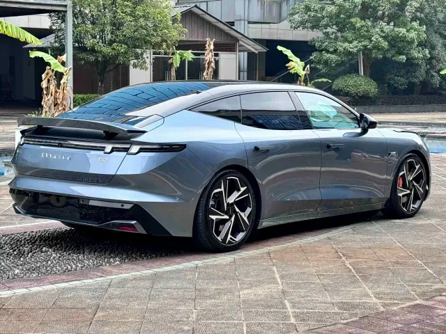 Lynk & Co Z10 — Фото автомобиля 10