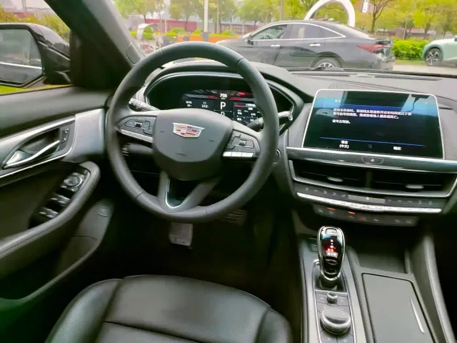 Cadillac CT5 — Фото автомобиля 24