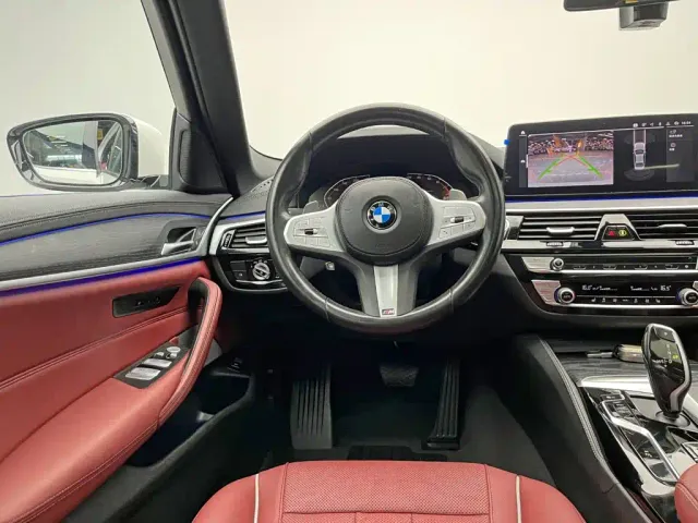 BMW 5 Series — Фото автомобиля 16