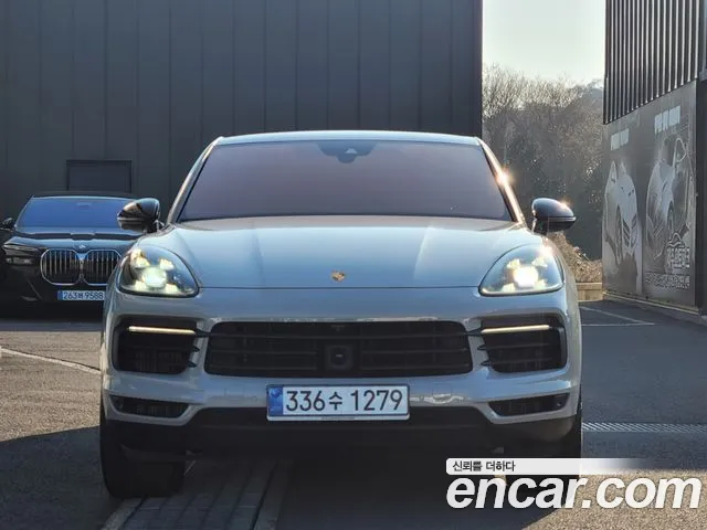 Фотография автомобиля — Porsche Cayenne PO536