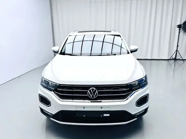 Volkswagen T-Roc — Фото автомобиля 2