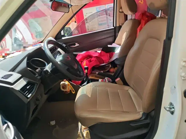 Wuling Hongguang — Фото автомобиля 7