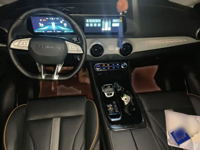 Forthing Yacht — Фото автомобиля 5