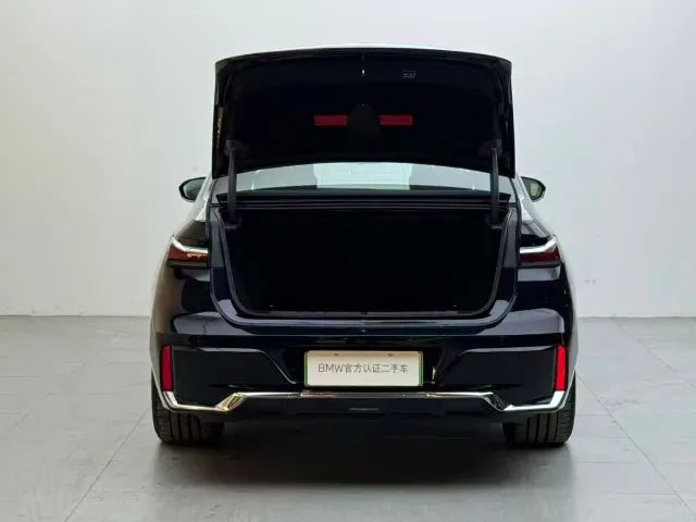 BMW i7 — Фото автомобиля 6