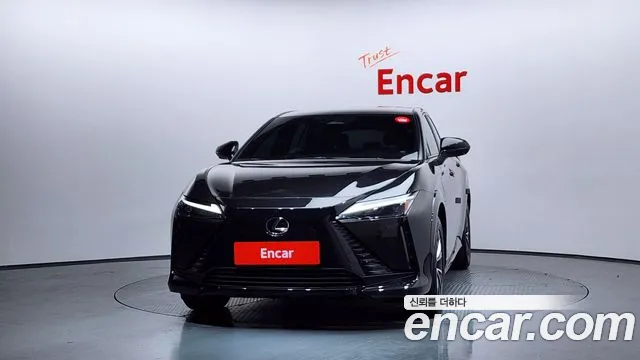 Lexus RZ — Фото автомобиля 3