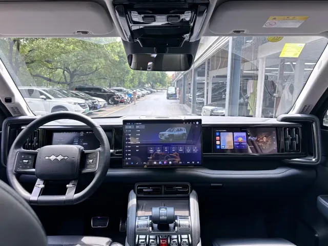 BYD FangChengBao Leopard 5 — Фото автомобиля 10