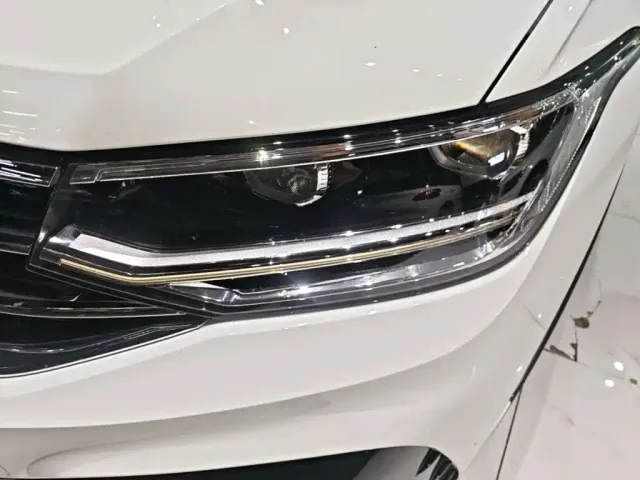 Volkswagen Tiguan L — Фото автомобиля 23