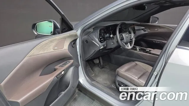 Lexus RX — Фото автомобиля 6