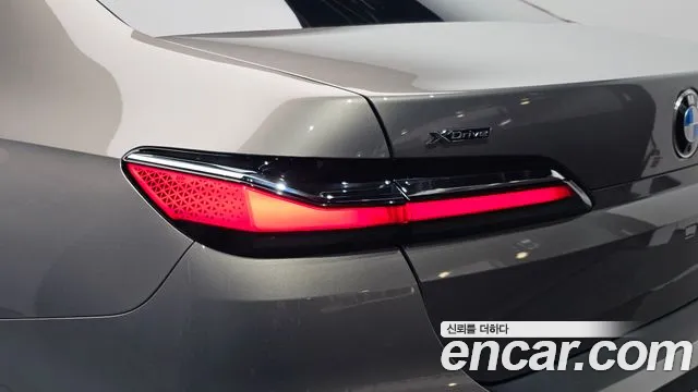 BMW 7 Series G70 — Фото автомобиля 8